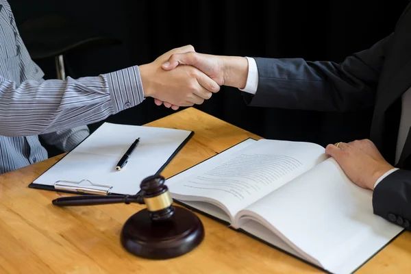 Uzyskanie pozwolenia na pracę dla Ukraińców za granicą - consultant.net.pl