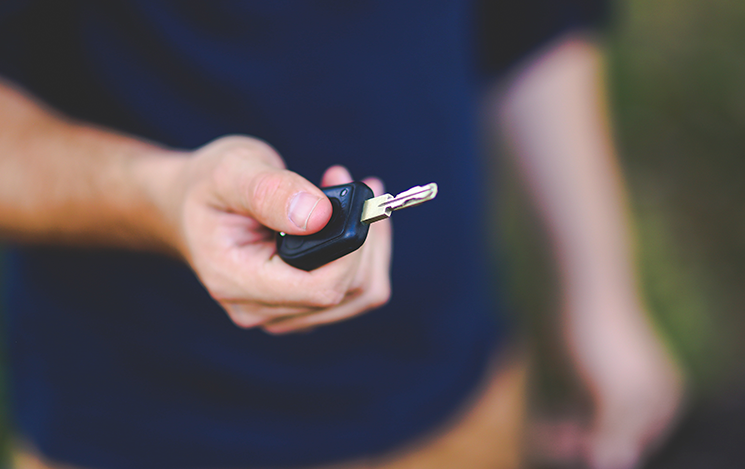 Mandat za brak kierunkowskazu – odpowiedzialność kierowcy i możliwości obrony - consultant.net.pl