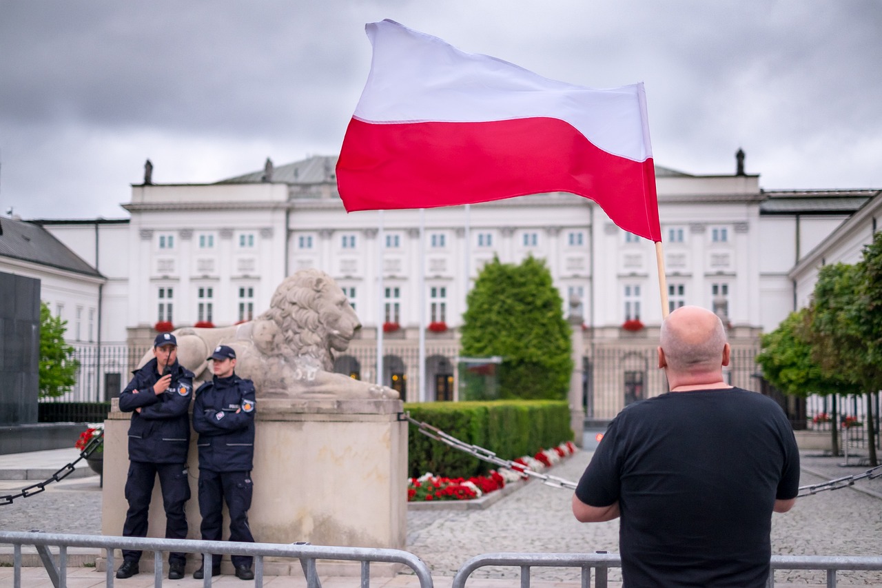 How to apply for political asylum in Poland: advice from a lawyer - consultant.net.pl