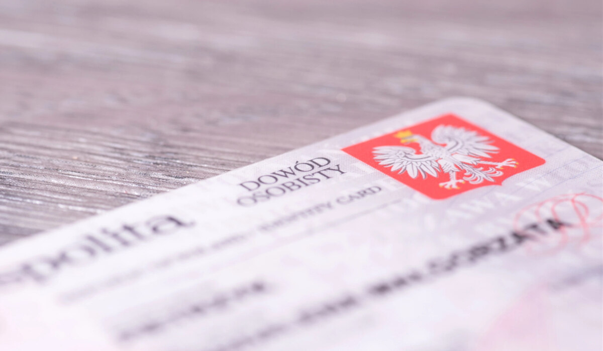 Jak przygotować dokumenty do naturalizacji w Polsce - consultant.net.pl